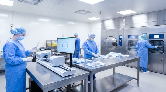 sterile_laboratory_environment_individuals_rYyxOcQE